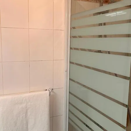 Spacious Close To Cannes Center 르까네